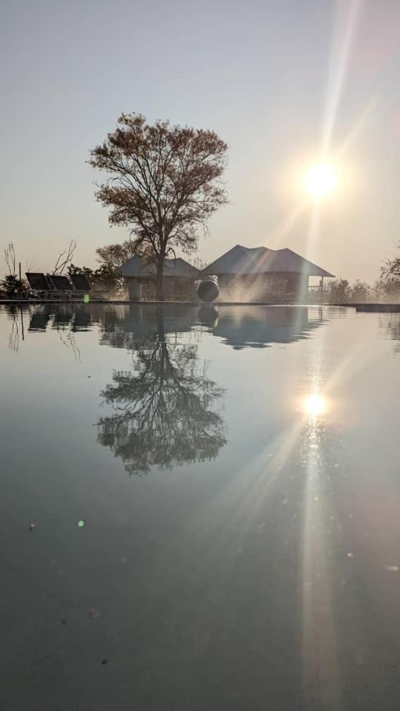 Xhabe Safari Lodge Chobe Muchenje Экстерьер фото